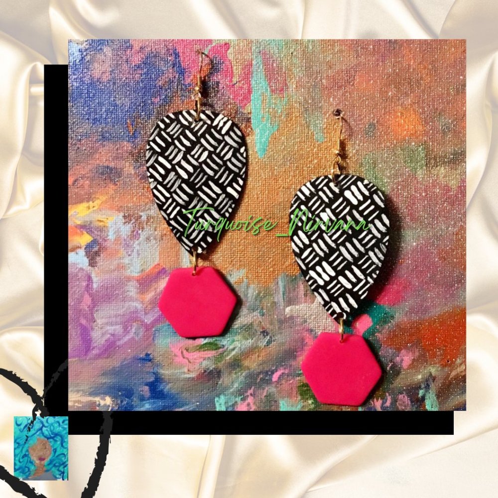 M-234: Betsey Exclamation Earrings